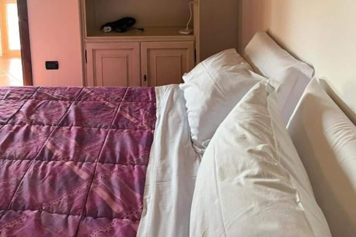 Kamer | Luxe beddengoed, donzen dekbedden, bedden met traagschuimmatras