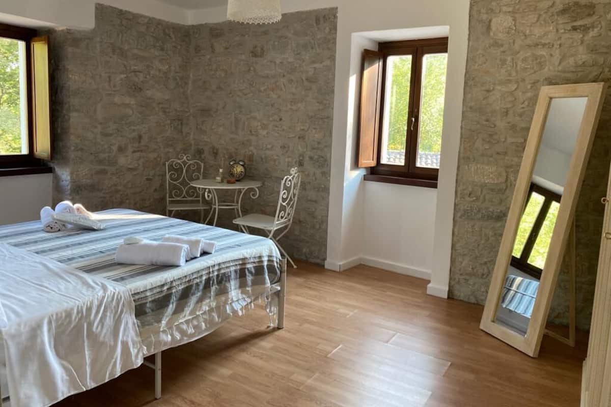 Elite Room | Premium bedding, down duvets, memory-foam beds, free WiFi