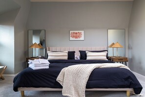 4 Schlafzimmer, Bügeleisen/Bügelbrett, Reisekinderbett, WLAN