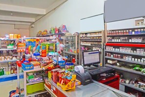 Reception - Hotel O Sri Ulina Homestay (Medan)