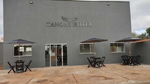 Fachada de la propiedad