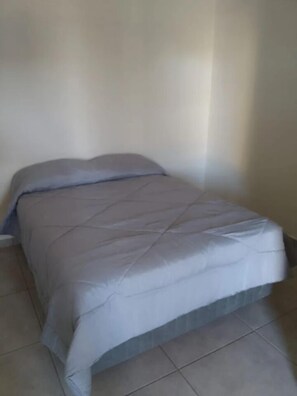 Chambre Standard avec lits jumeaux | Bureau, espace de travail pour ordinateurs portables