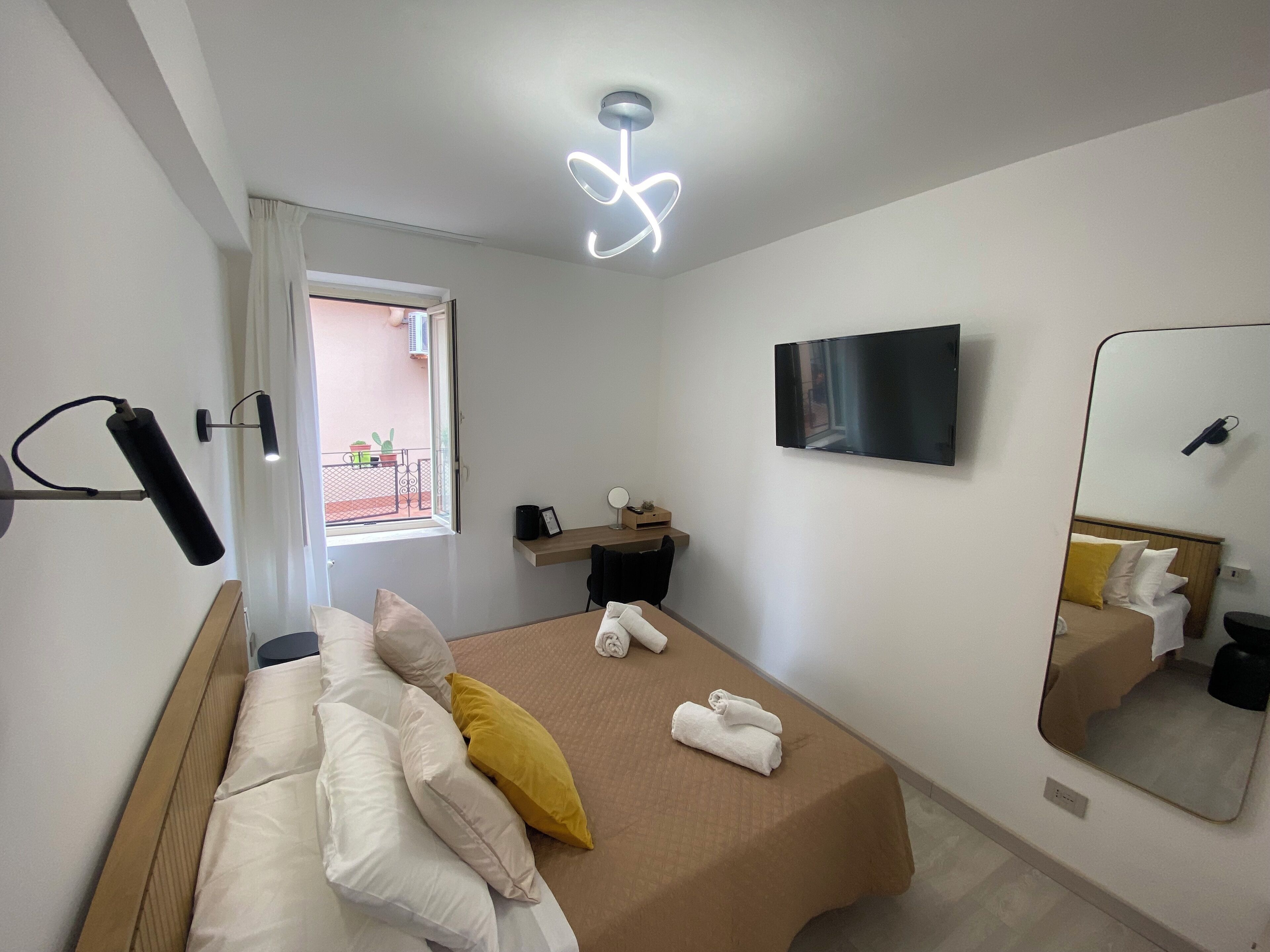 2 chambres, fer et planche à repasser, Wi-Fi, draps fournis