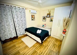 1 habitación, tabla de planchar con plancha, wifi y ropa de cama 