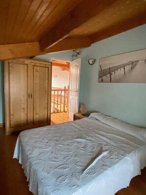 3 bedrooms, iron/ironing board, travel crib, WiFi - Maison sur Propriété Viticole, Avec Piscine Chauffée (PONS)