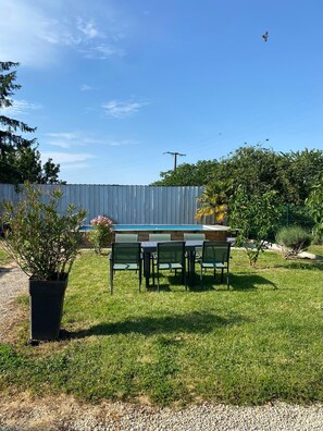 Property grounds - Maison sur Propriété Viticole, Avec Piscine Chauffée (PONS)