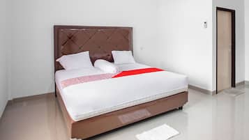 Quarto casal luxo | Espaço de trabalho para notebook, Wi-Fi de cortesia, roupa de cama