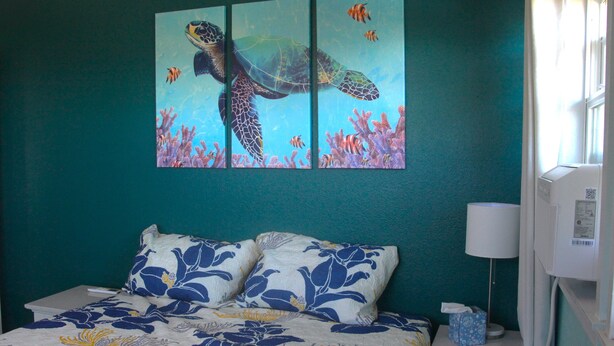 2 bedrooms, WiFi, bed sheets - 2 Bedroom - Steps away from Kailua Beach Park! (Kailua)