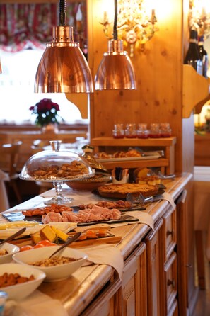 Free daily buffet breakfast - Valgranda Wellness & Spa Hotel (Val di Zoldo)