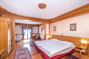 Down duvets, minibar, in-room safe, individually furnished - Valgranda Wellness & Spa Hotel (Val di Zoldo)