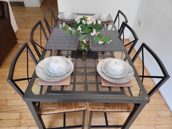 Apartment | Dining
