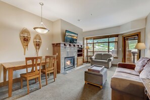 Smart-TV, Kamin, DVD-Player