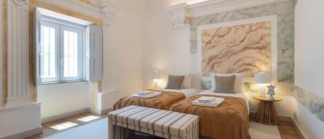 2 bedrooms, iron/ironing board, travel cot, WiFi