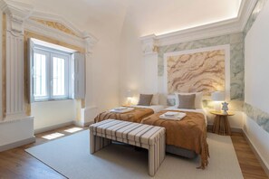 2 bedrooms, iron/ironing board, travel cot, WiFi