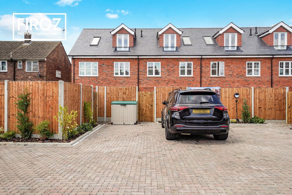 Large Houses, Contractors & Families, Free Parking Farnborough Vrbo
