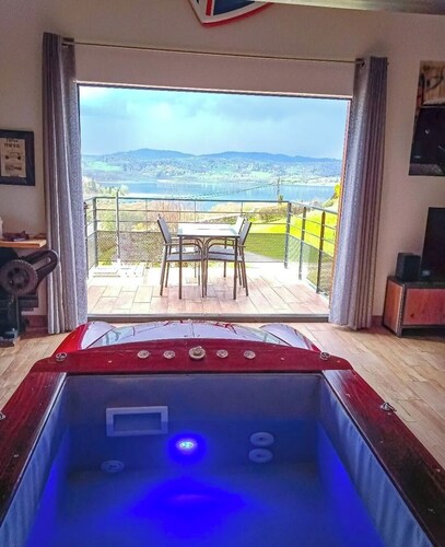 Loft Insolite Avec Jacuzzi Privatif et vue lac
