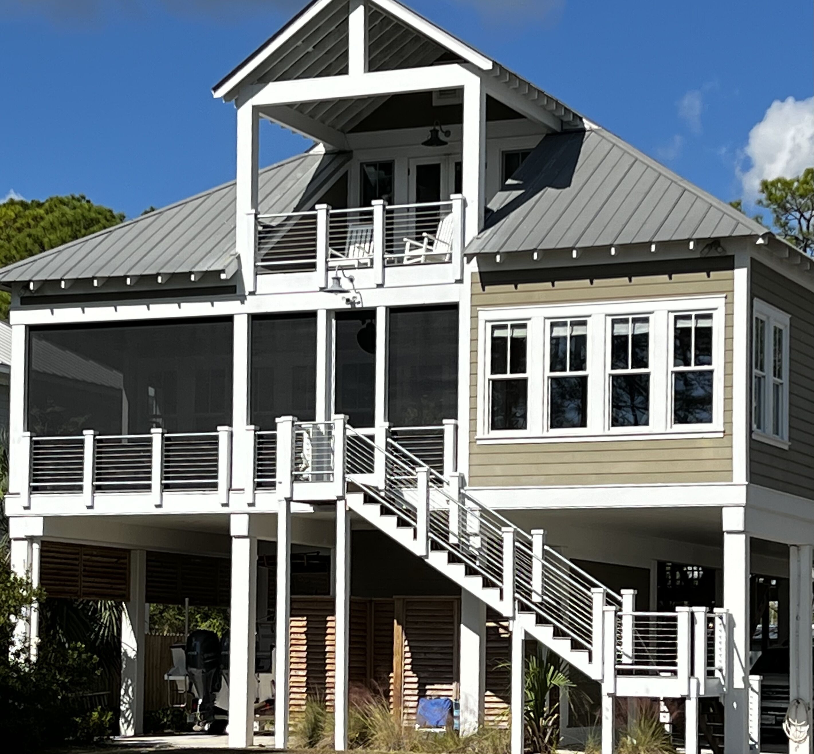 Luxury Family Cottage--Beachfront on the sugar white sands of Carrabelle Beach!