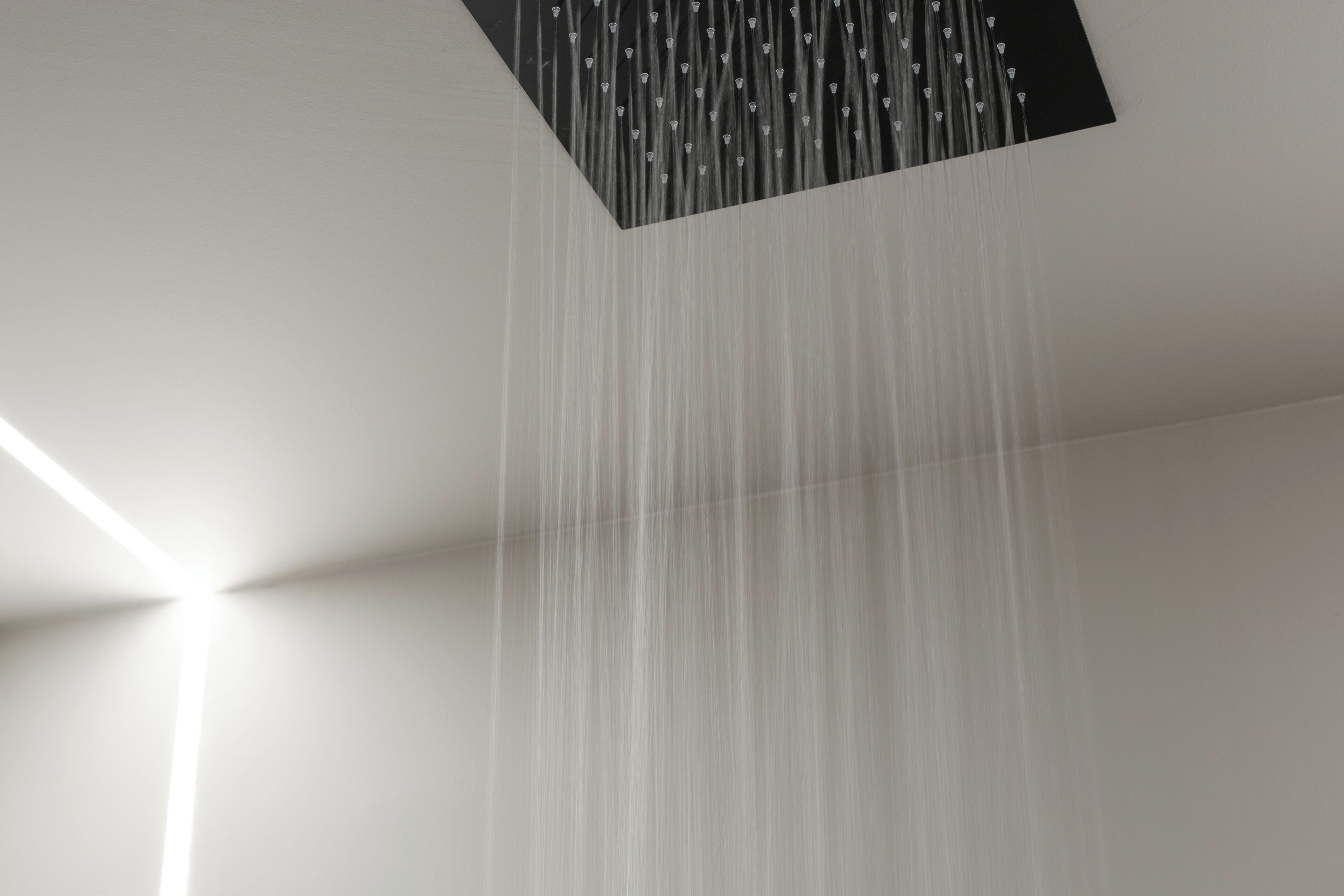 Haartrockner, Handtücher, Seife, Toilettenpapier