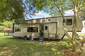 Exterior - Waterfront Unit | Dock, Kayaks & SUPs Included (Edgewater)