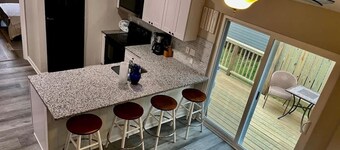 Renovated Bungalow | Walk to Beach | Dog-Friendly