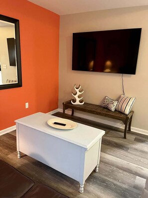 TV, offices - Renovated Bungalow | Walk to Beach | Dog-Friendly (Edgewater)