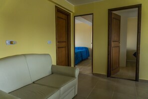 Apartment, 2 Bedrooms, Mountain View (Odino) | Premium bedding, down comforters, pillowtop beds, minibar - Gente del Sur - Odino (Ushuaia)