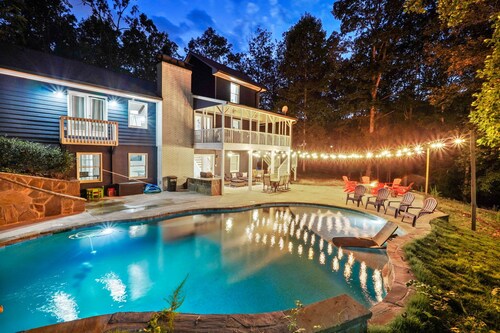 Lakefront, Saltwater Pool, Backyard Oasis, Private Dock, Home Gym