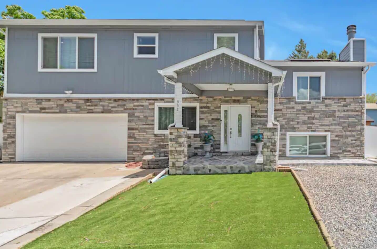 Stunning Remodeled w/ 5BR & 3BA
