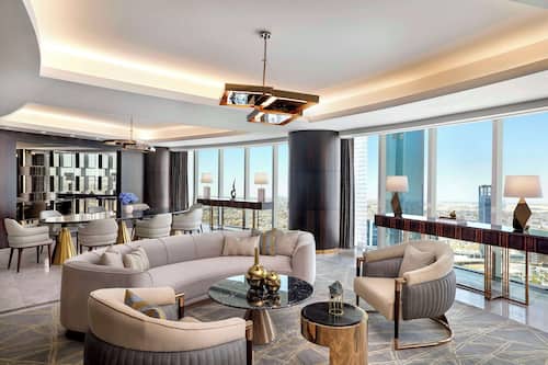 Royal Suite, 1 King Bed | Living area