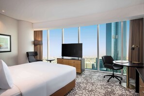 Minibar, in-room safe, desk, laptop workspace - Hilton Riyadh Olaya (Riyadh)