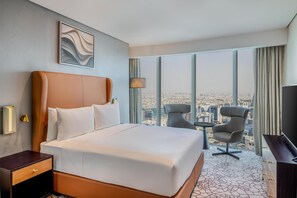 جناح ديلوكس - غرفة نوم واحدة (Lounge Access) | ميني بار وخزنة دا خل الغرفة ومكتب ومساحة عمل للكمبيوتر المحمول