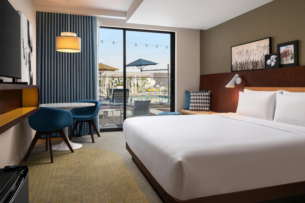 Room, 1 Bedroom, Patio (Pool Deck)