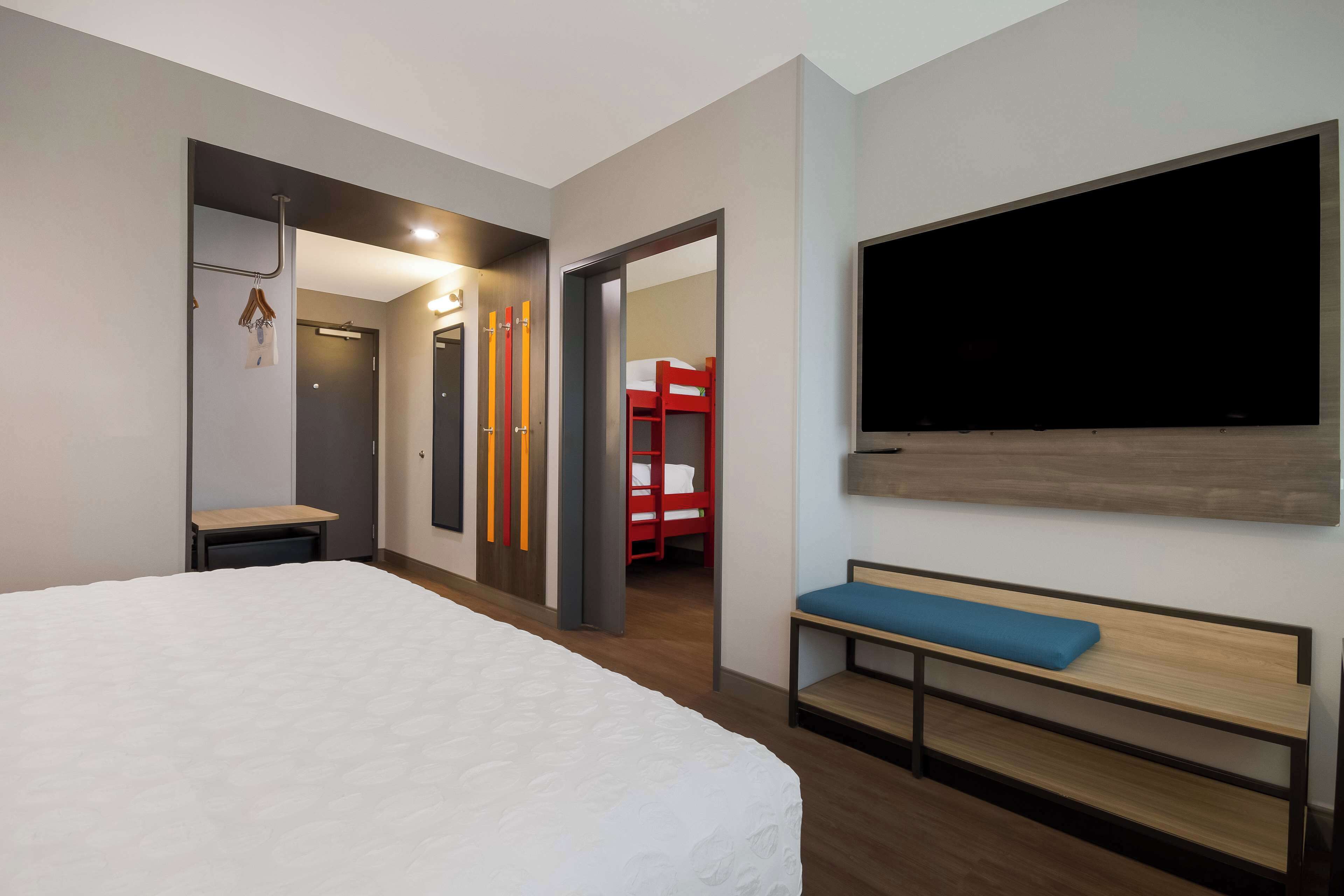 Photo - Tru By Hilton Destin