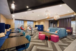 Tägliches inbegriffenes kontinentales Frühstück