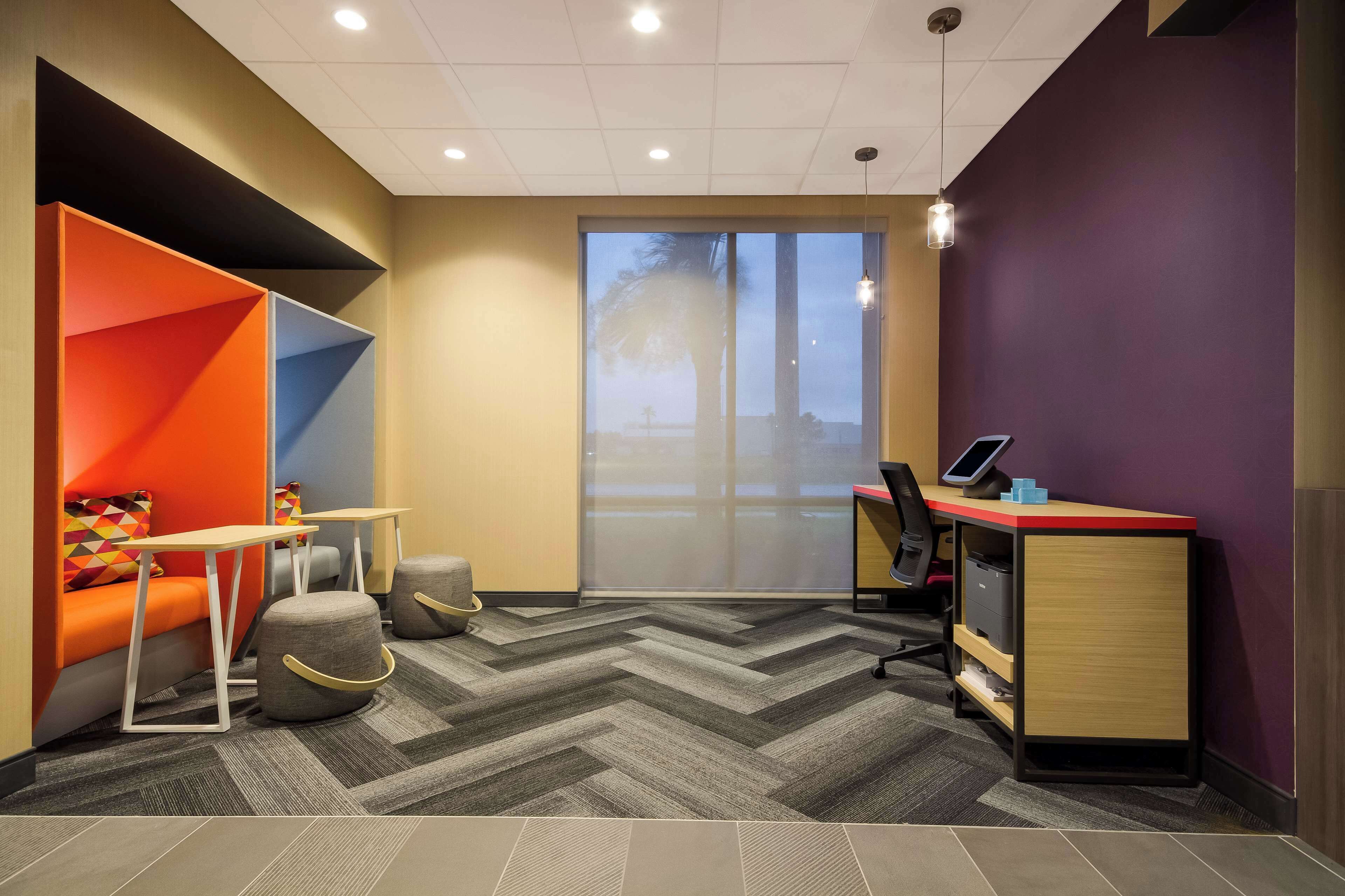 Photo - Tru By Hilton Destin