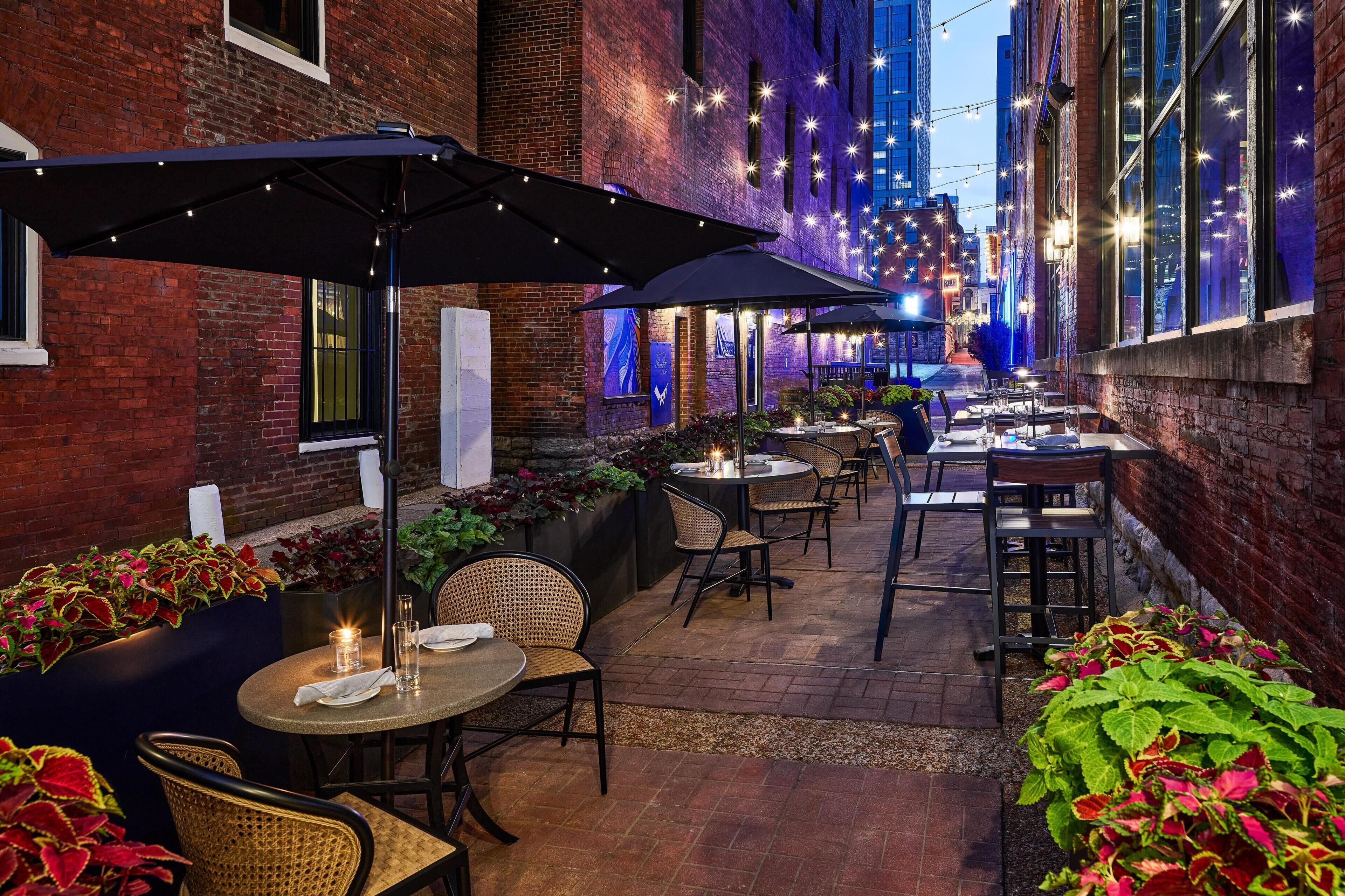 Frokost, lunsj og middag serveres, retter fra sørstatene 