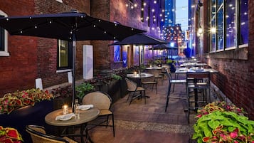 Frokost, lunsj og middag serveres, retter fra sørstatene