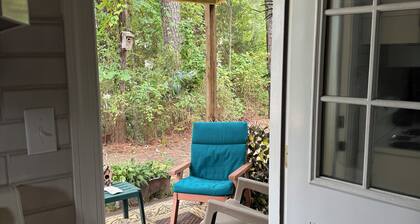 Sweet Little Nest Condo with pool-Hoover Sports Plex and Oak Mountain State Park