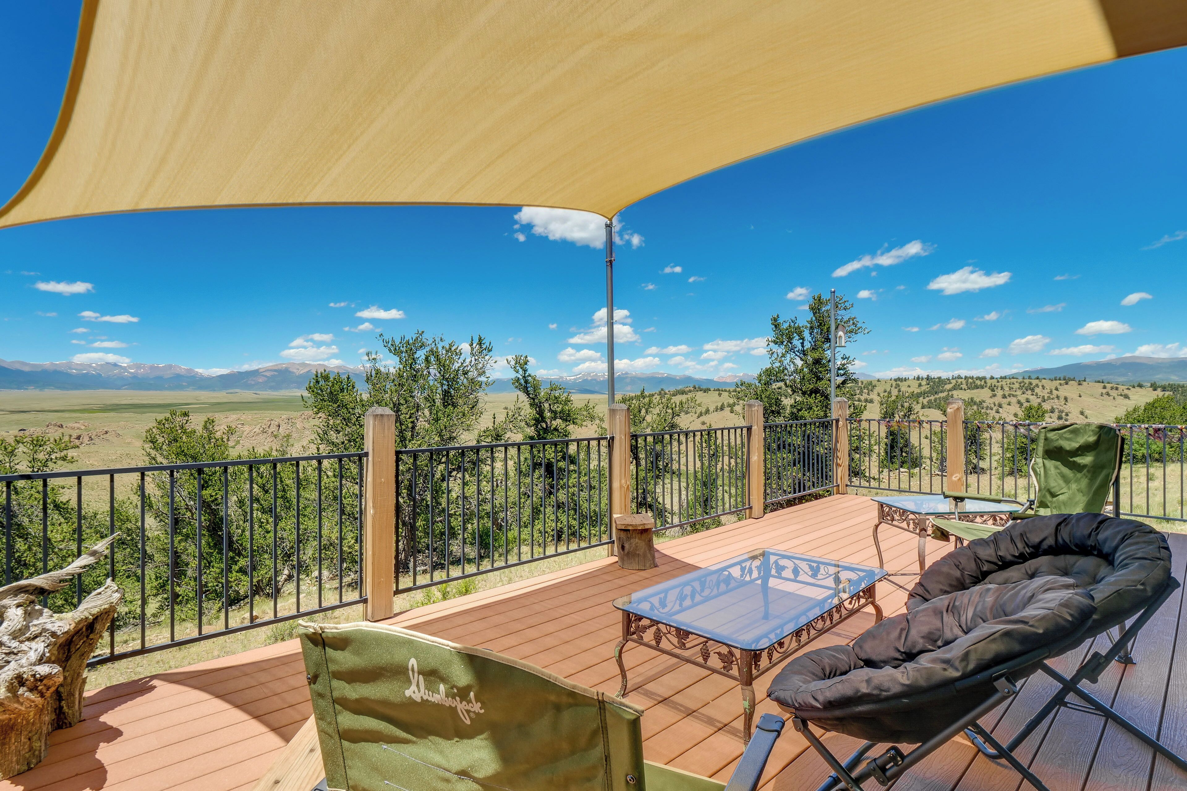 Mountain Getaway in Como w/ Deck: Grill & Chill!