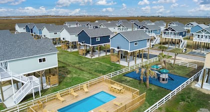 Brand New Home! Beach Views! Sleeps 6! Pets Welcome!