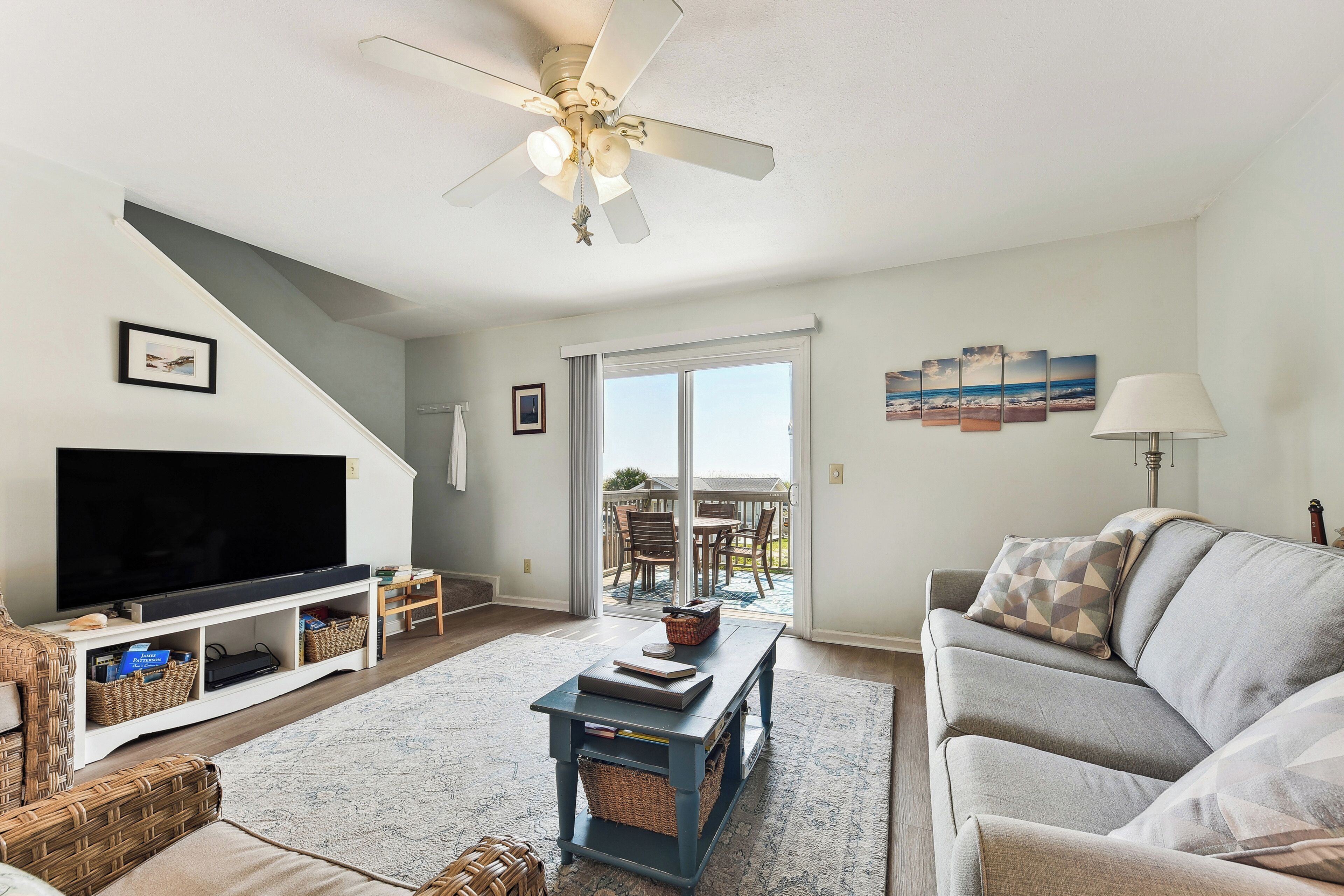 Living Room | 1st Floor | Smart TV | Free WiFi | Central A/C