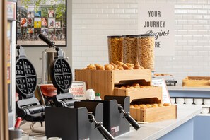 Breakfast area - Hampton By Hilton London Old Street (London)