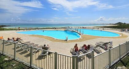 Spacious studio in Baie Orientale with pool and parking