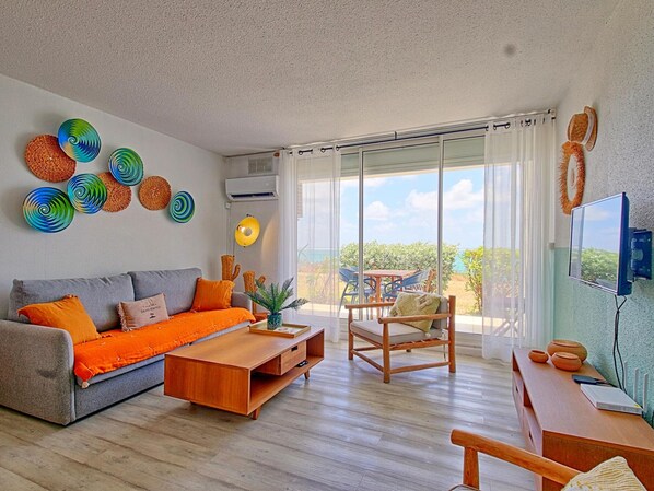 TV - Sweet Candy - Spacious Studio with Sea View at Orient Bay (Saint-Martin)