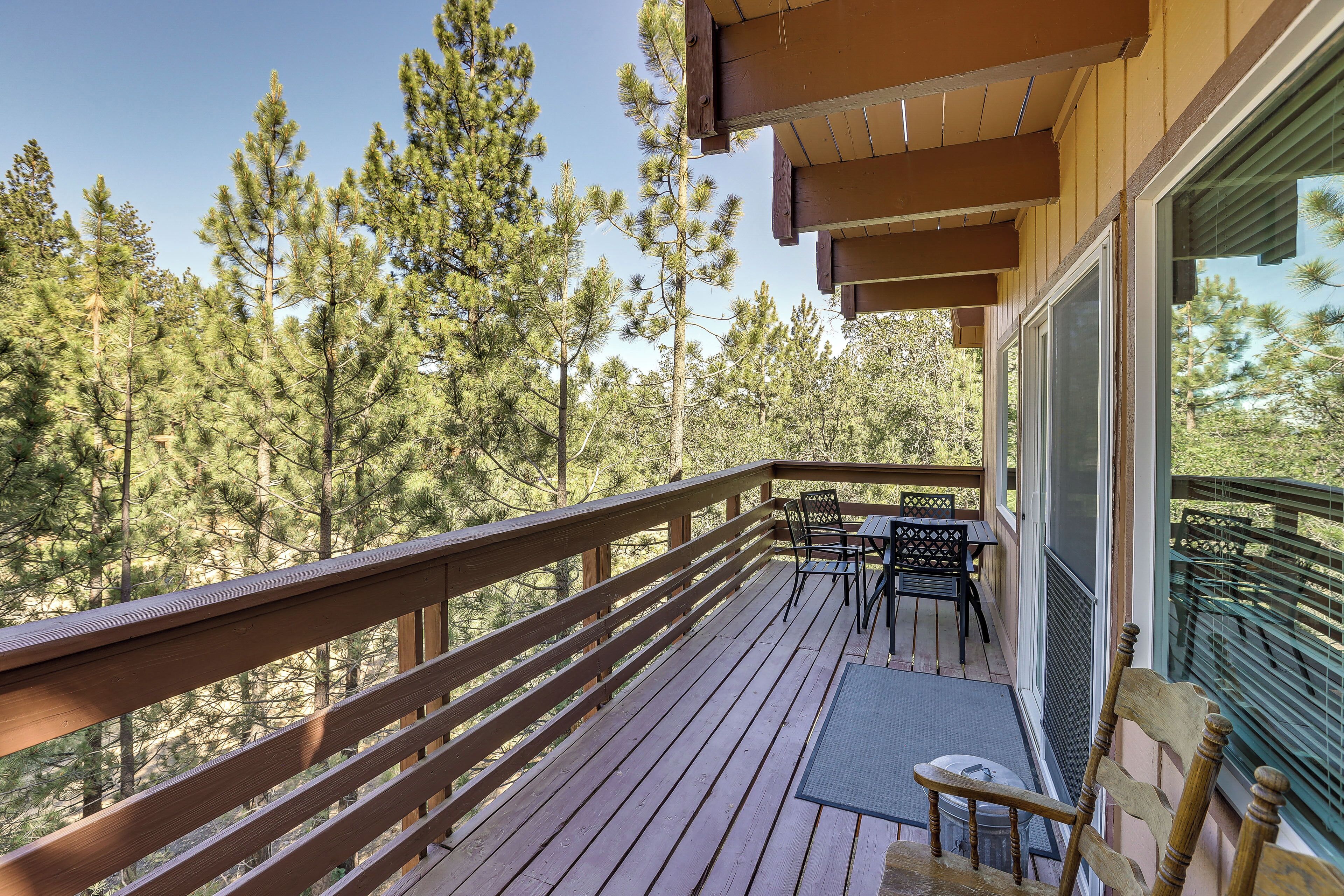 Secluded Big Bear Retreat, Near Lake + Ski Slopes!