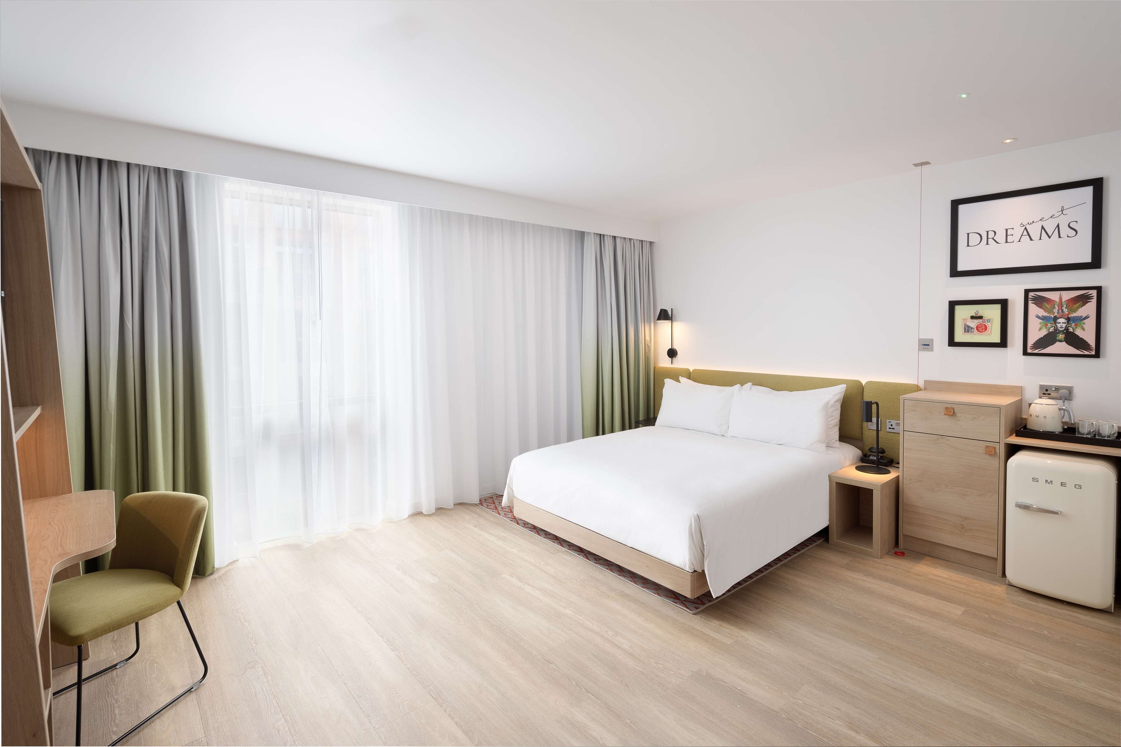Photo - Hampton By Hilton Rochdale