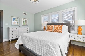 6 bedrooms, iron/ironing board, free WiFi, bed sheets