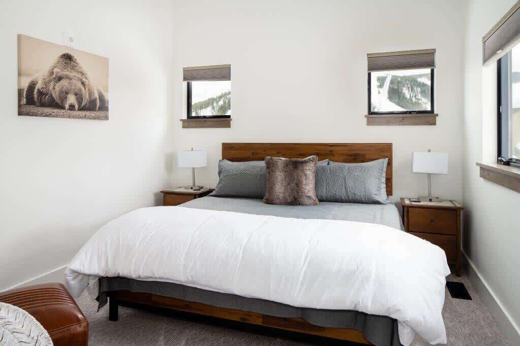 6 bedrooms, desk, iron/ironing board, WiFi