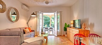 Villa Coquelicot - 2 Bedrooms, Beach and Garden