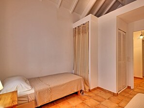 2 bedrooms, free WiFi